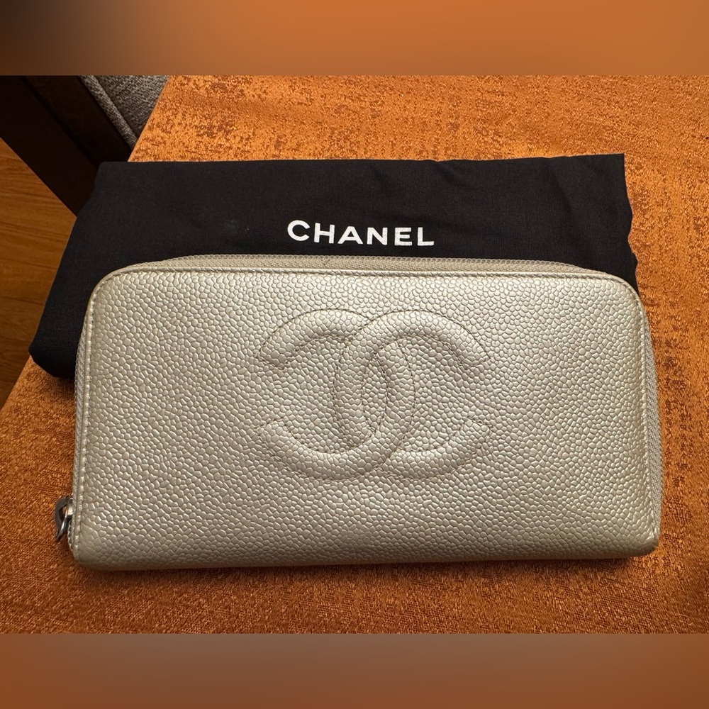 CHANEL Caviar Leather CC Zip Around Wallet – Beige / Champagne – With Dust Bag - Picture 4 of 13